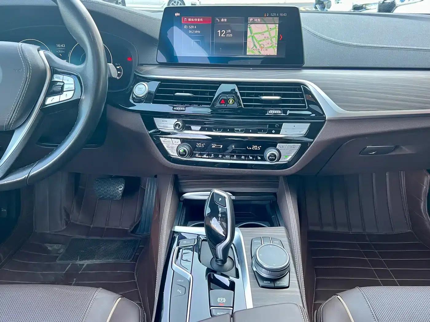 BMW 5 Series PHEV 2019 Facelift 530Le Luxury Package — миниатюра 8