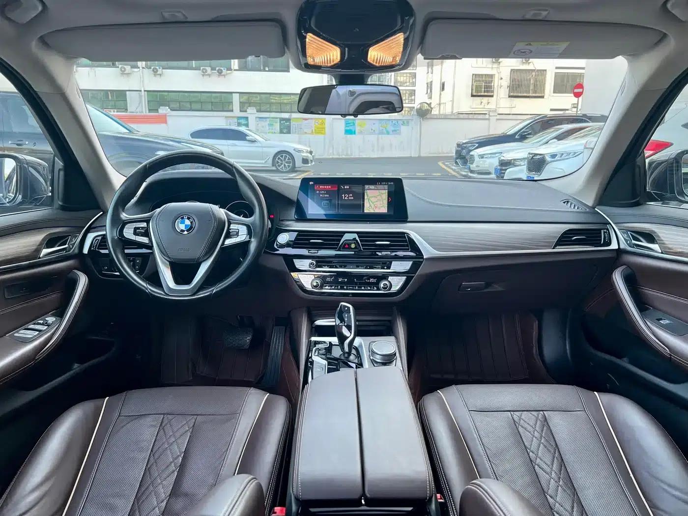 BMW 5 Series PHEV 2019 Facelift 530Le Luxury Package — миниатюра 9