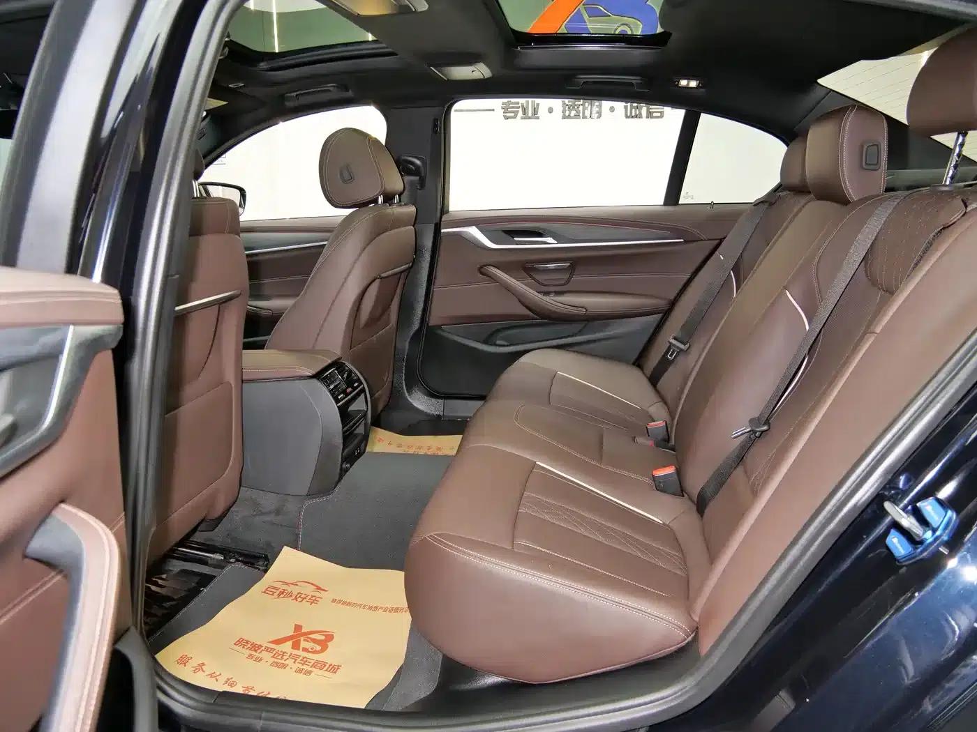 BMW 5 Series PHEV 2022 535Le M Sport Package — миниатюра 11