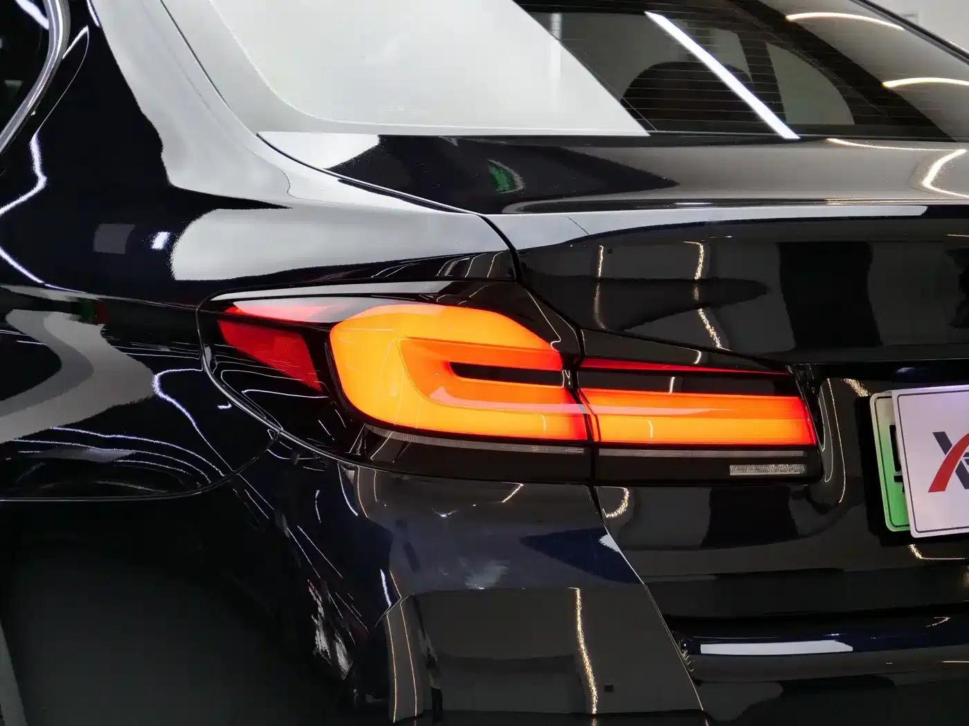 BMW 5 Series PHEV 2022 535Le M Sport Package — миниатюра 28