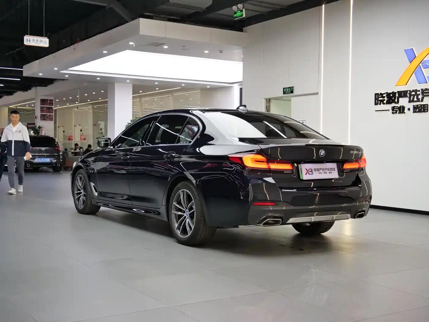 BMW 5 Series PHEV 2022 535Le M Sport Package — миниатюра 4