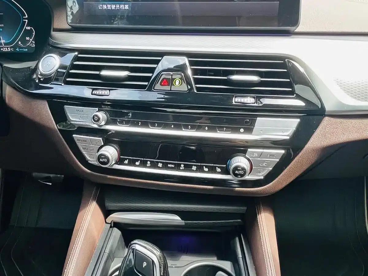 BMW 5 Series PHEV 2021 535Le Pioneer Edition M Sport Package — миниатюра 11