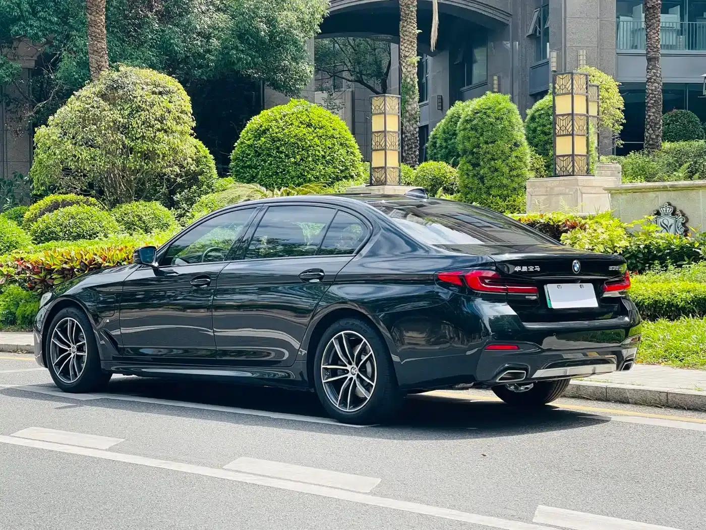 BMW 5 Series PHEV 2021 535Le Pioneer Edition M Sport Package — миниатюра 4