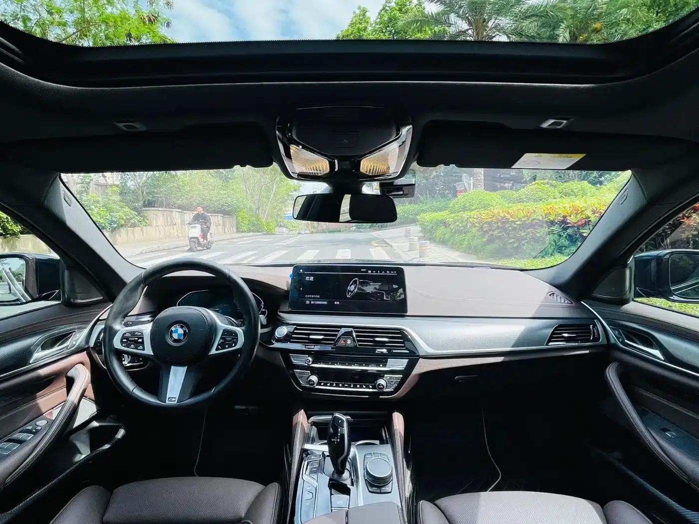 BMW 5 Series PHEV 2021 535Le Pioneer Edition M Sport Package — миниатюра 10