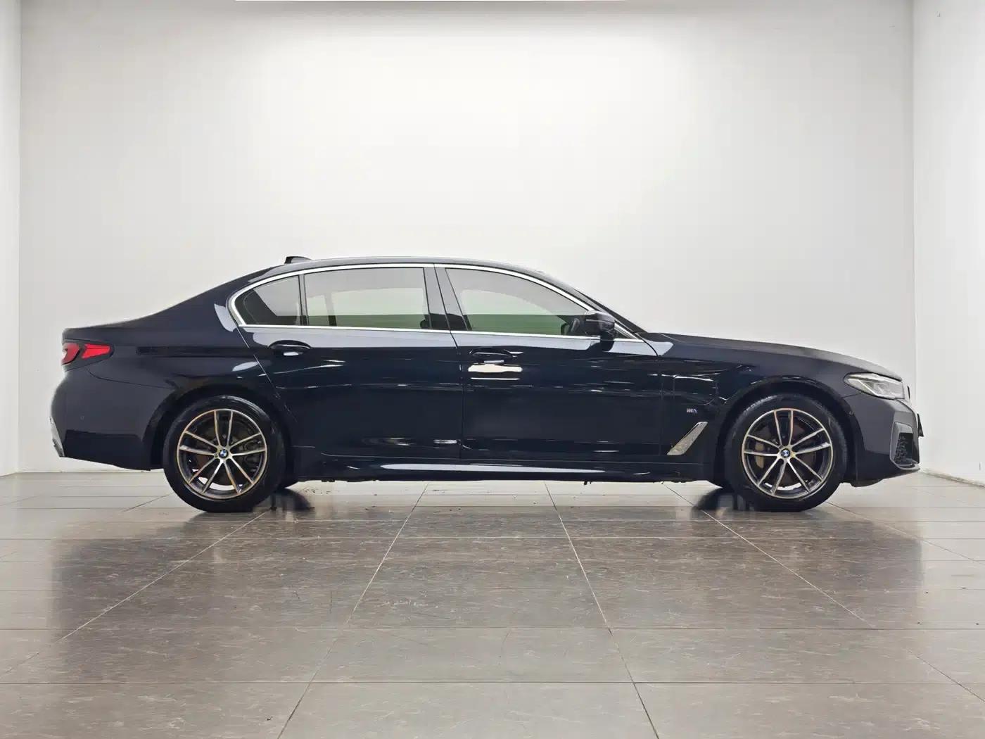 BMW 5 Series PHEV 2021 535Le M Sport Package — миниатюра 11