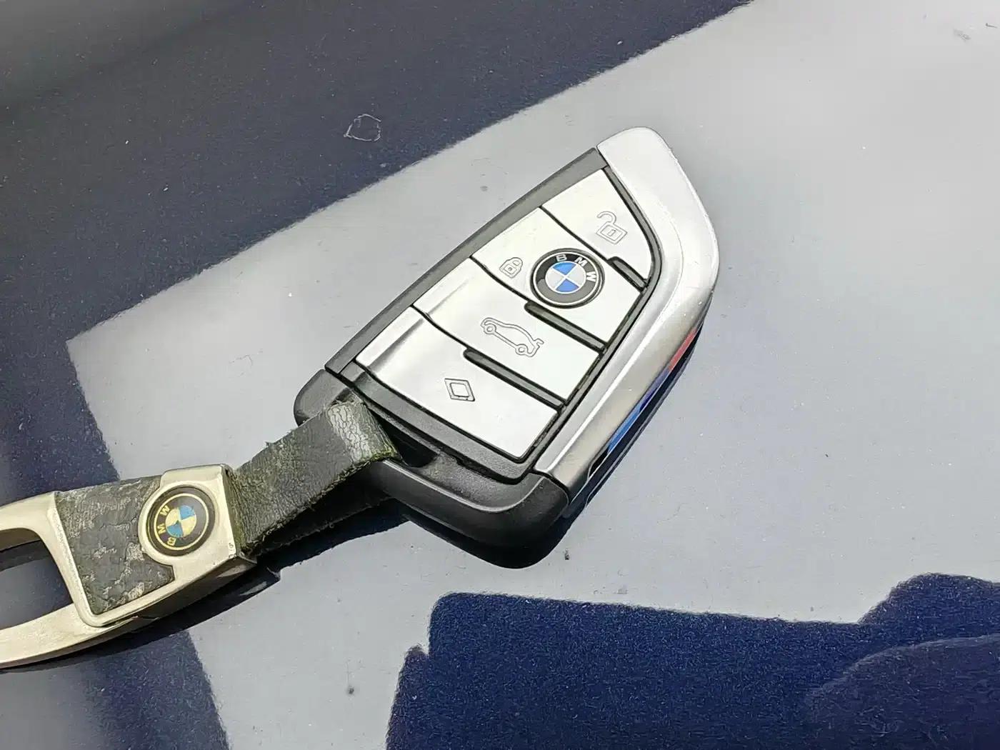 BMW 5 Series PHEV 2021 535Le M Sport Package — миниатюра 20