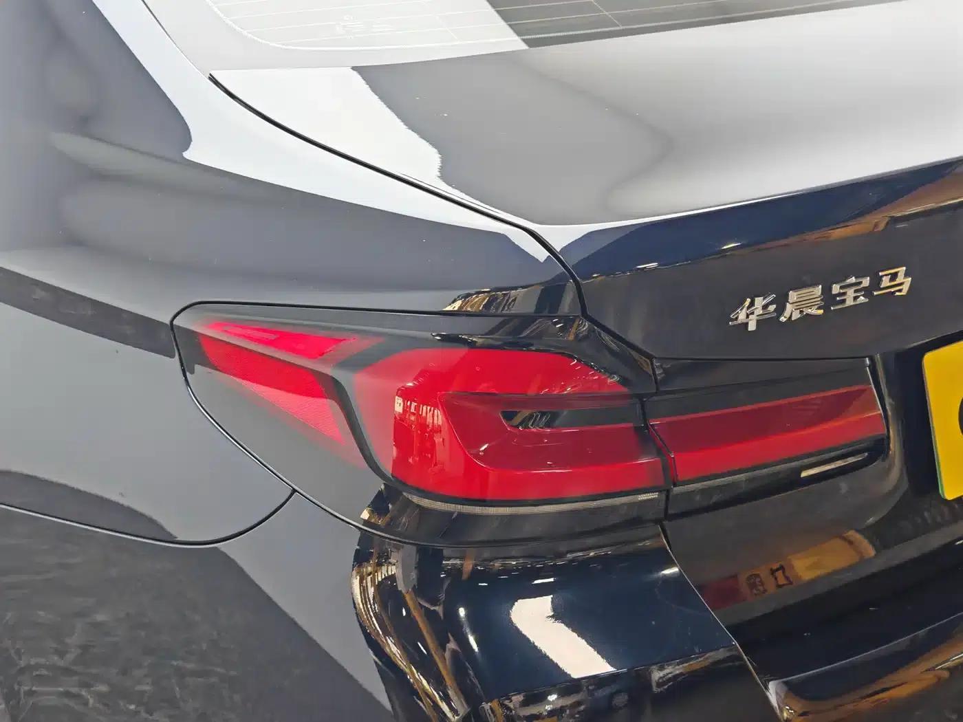 BMW 5 Series PHEV 2021 535Le M Sport Package — миниатюра 7