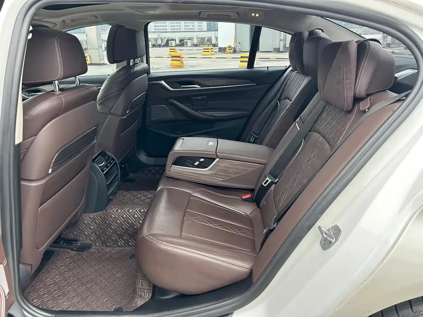 BMW 5 Series PHEV 2019 Facelift 530Le Pioneer Edition — миниатюра 11