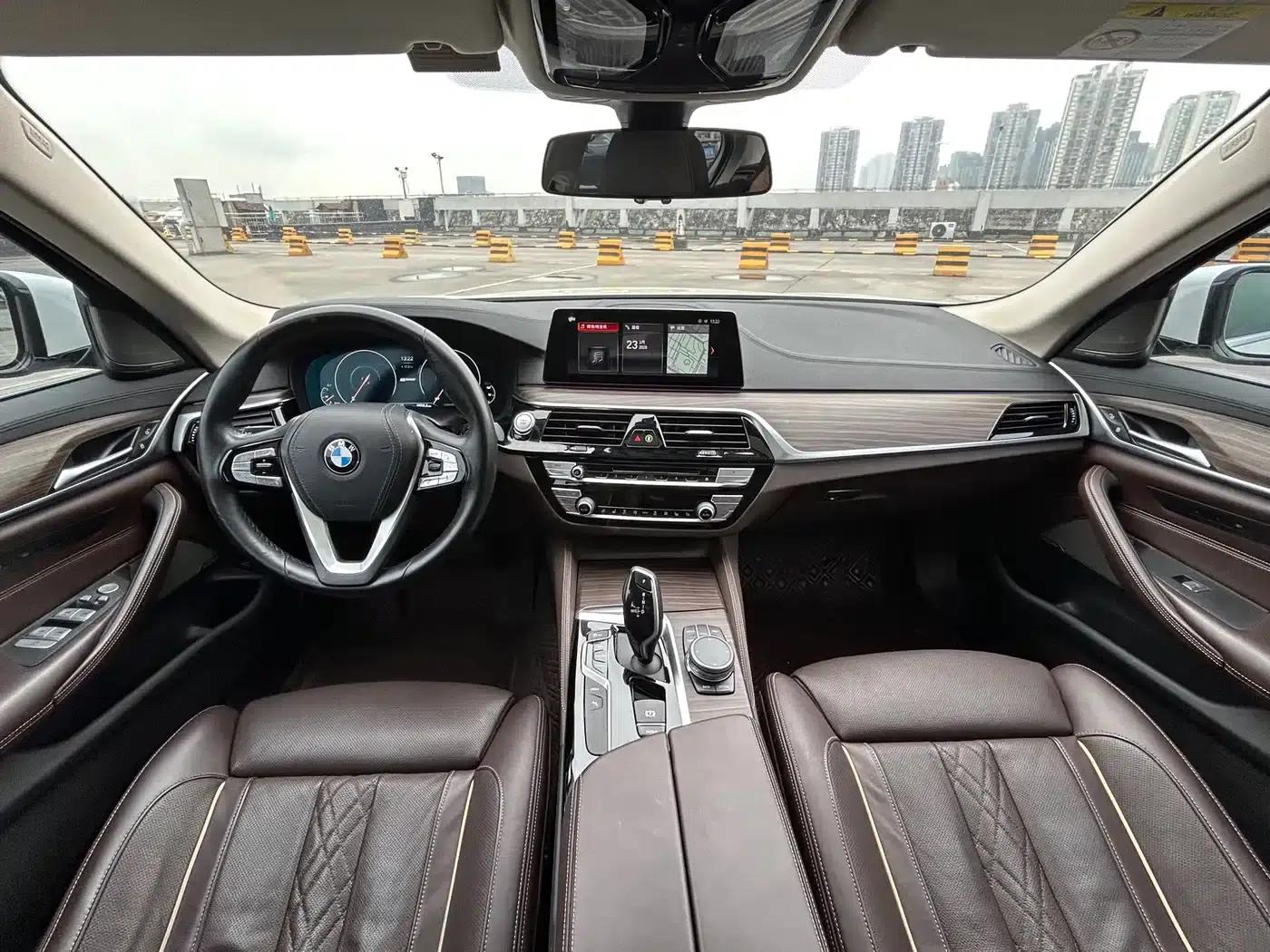 BMW 5 Series PHEV 2019 Facelift 530Le Pioneer Edition — миниатюра 16