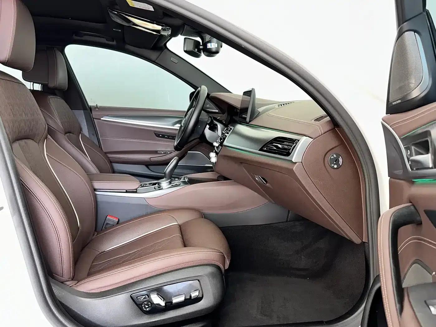 BMW 5 Series PHEV 2022 535Le Pioneer Edition M Sport Package — миниатюра 11