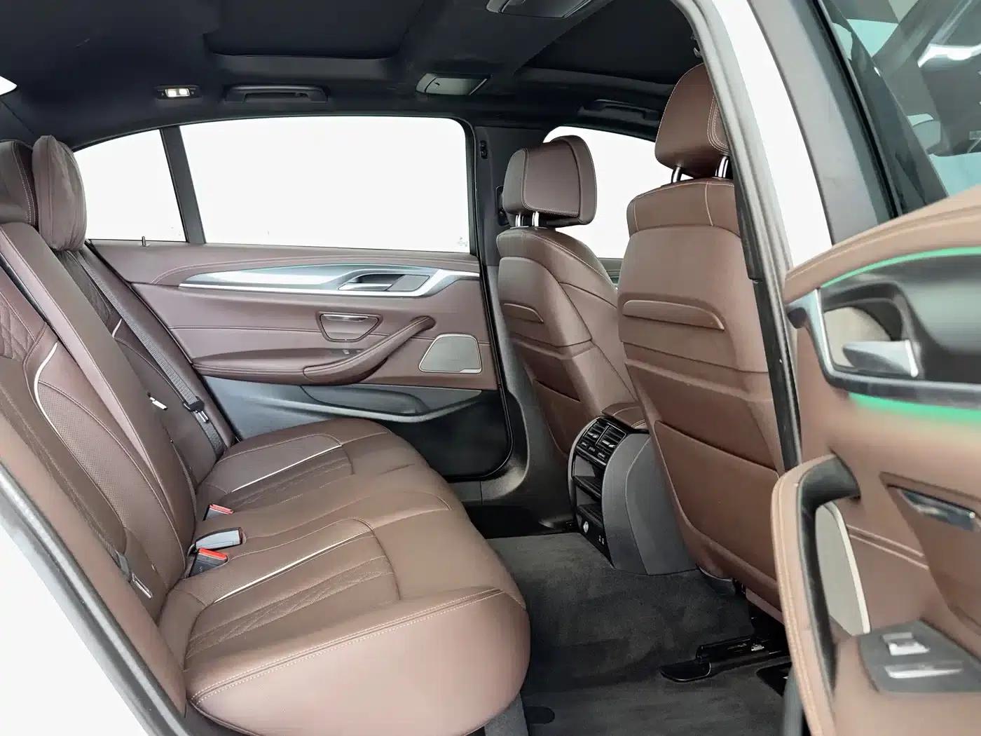 BMW 5 Series PHEV 2022 535Le Pioneer Edition M Sport Package — миниатюра 12