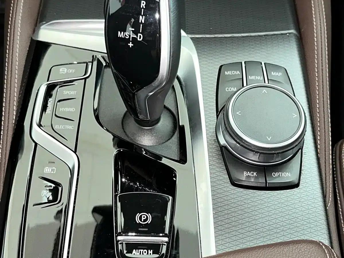 BMW 5 Series PHEV 2022 535Le Pioneer Edition M Sport Package — миниатюра 19