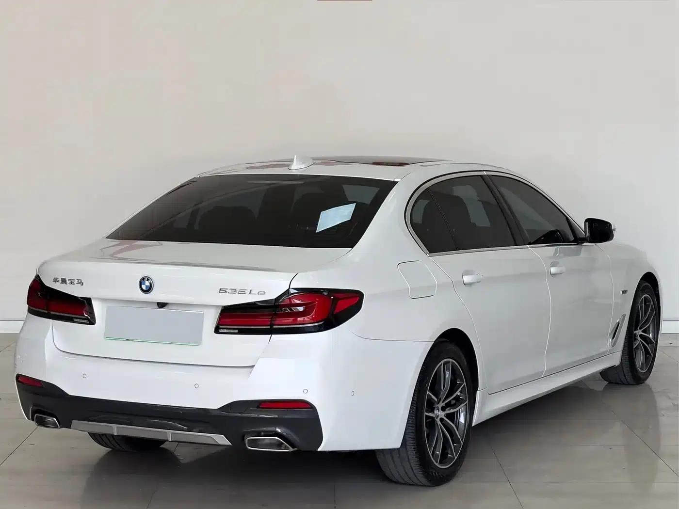 BMW 5 Series PHEV 2022 535Le Pioneer Edition M Sport Package — миниатюра 7