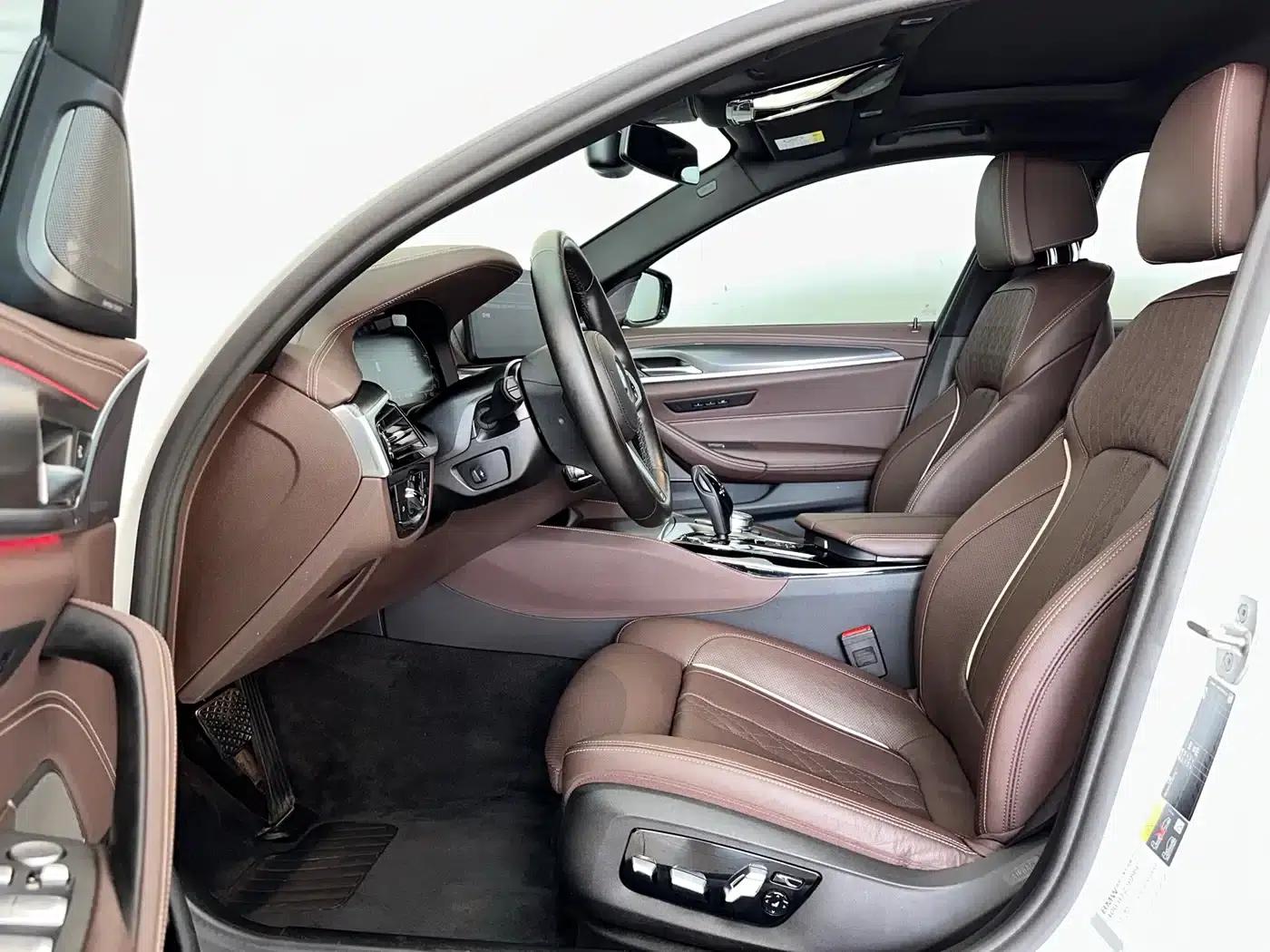 BMW 5 Series PHEV 2022 535Le Pioneer Edition M Sport Package — миниатюра 8