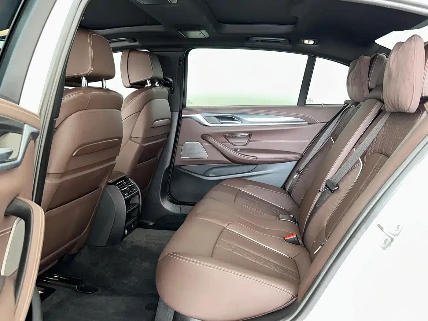 BMW 5 Series PHEV 2022 535Le Pioneer Edition M Sport Package — миниатюра 9