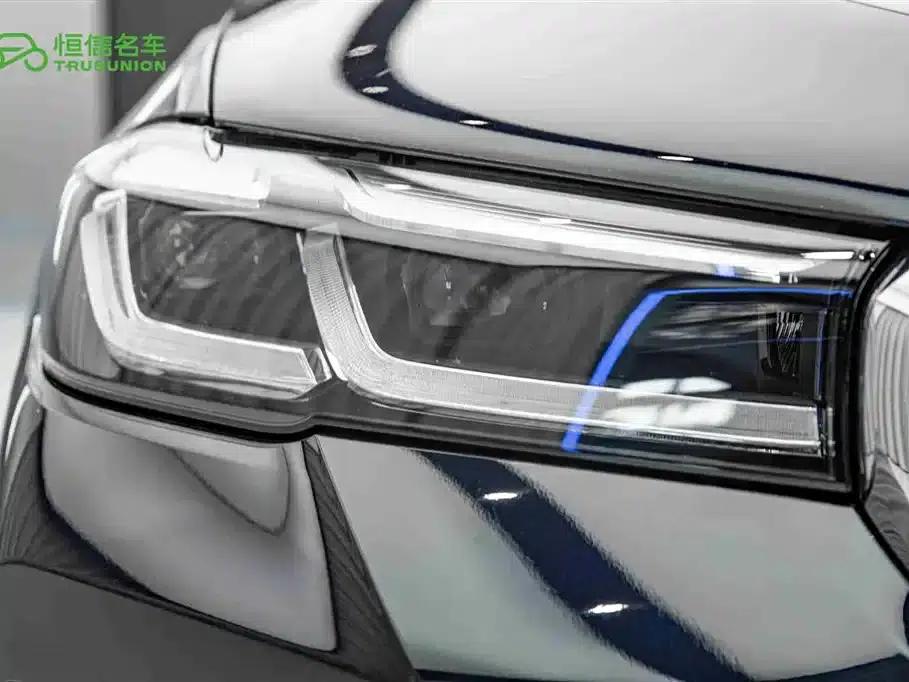 BMW 5 Series PHEV 2021 535Le Pioneer Edition M Sport Package — миниатюра 10