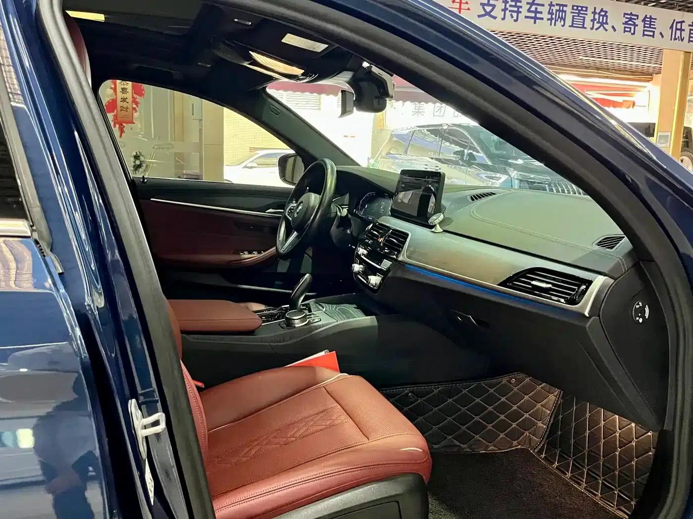 BMW 5 Series PHEV 2022 535Le M Sport Package — миниатюра 15