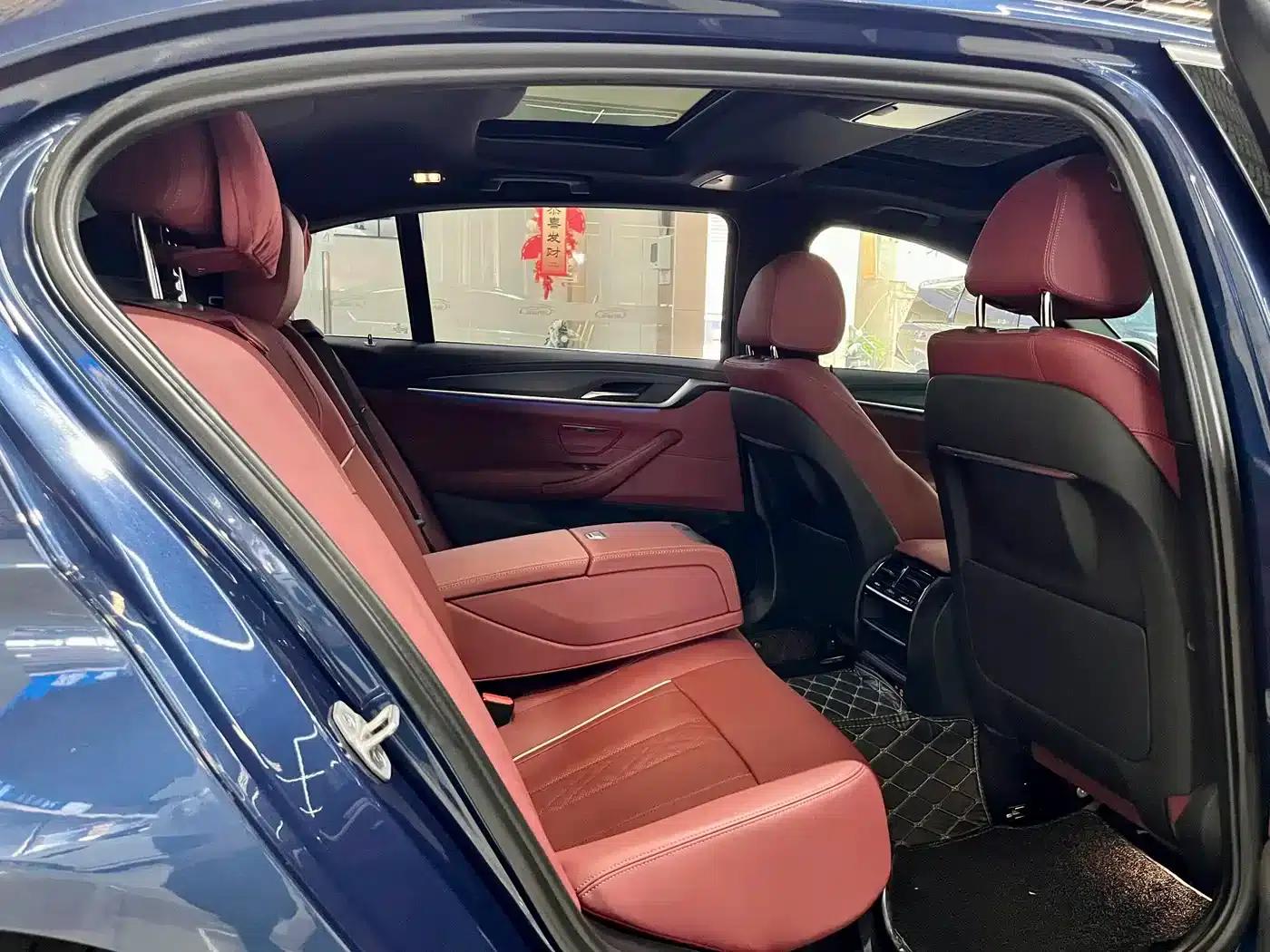 BMW 5 Series PHEV 2022 535Le M Sport Package — миниатюра 18