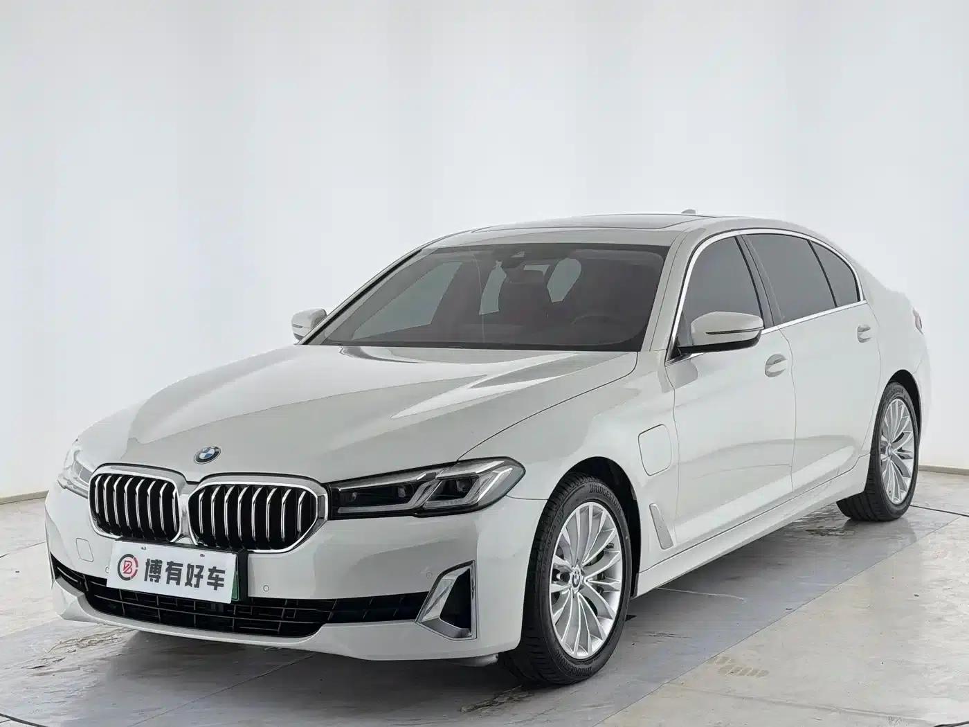 BMW 5 Series PHEV 2021 535Le Luxury Package — миниатюра 1