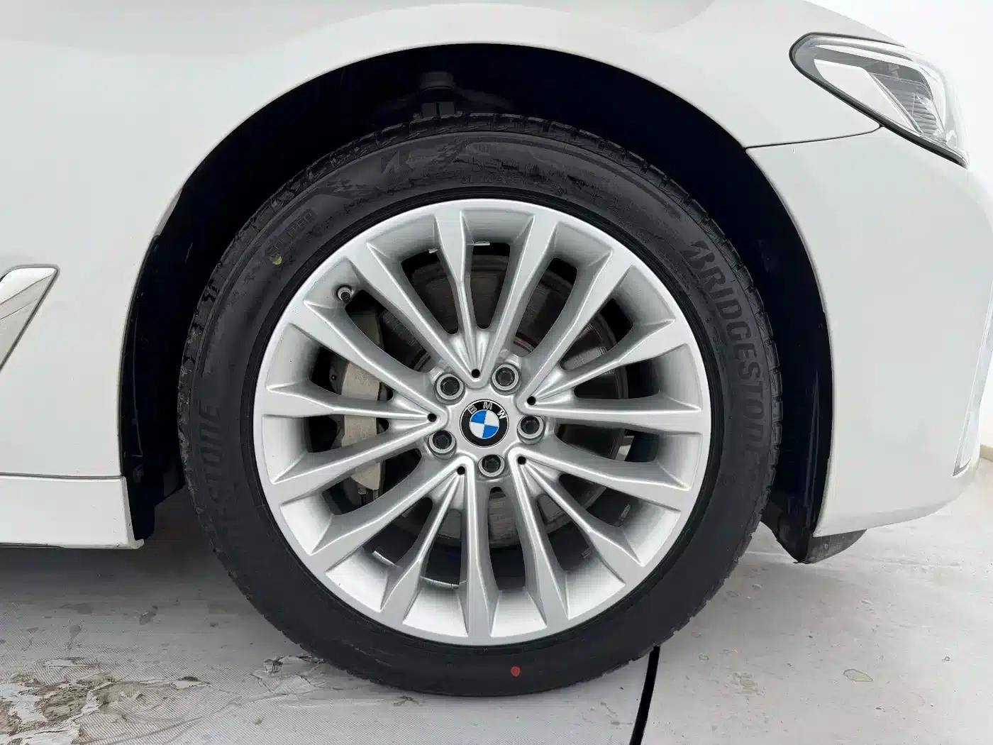 BMW 5 Series PHEV 2021 535Le Luxury Package — миниатюра 14