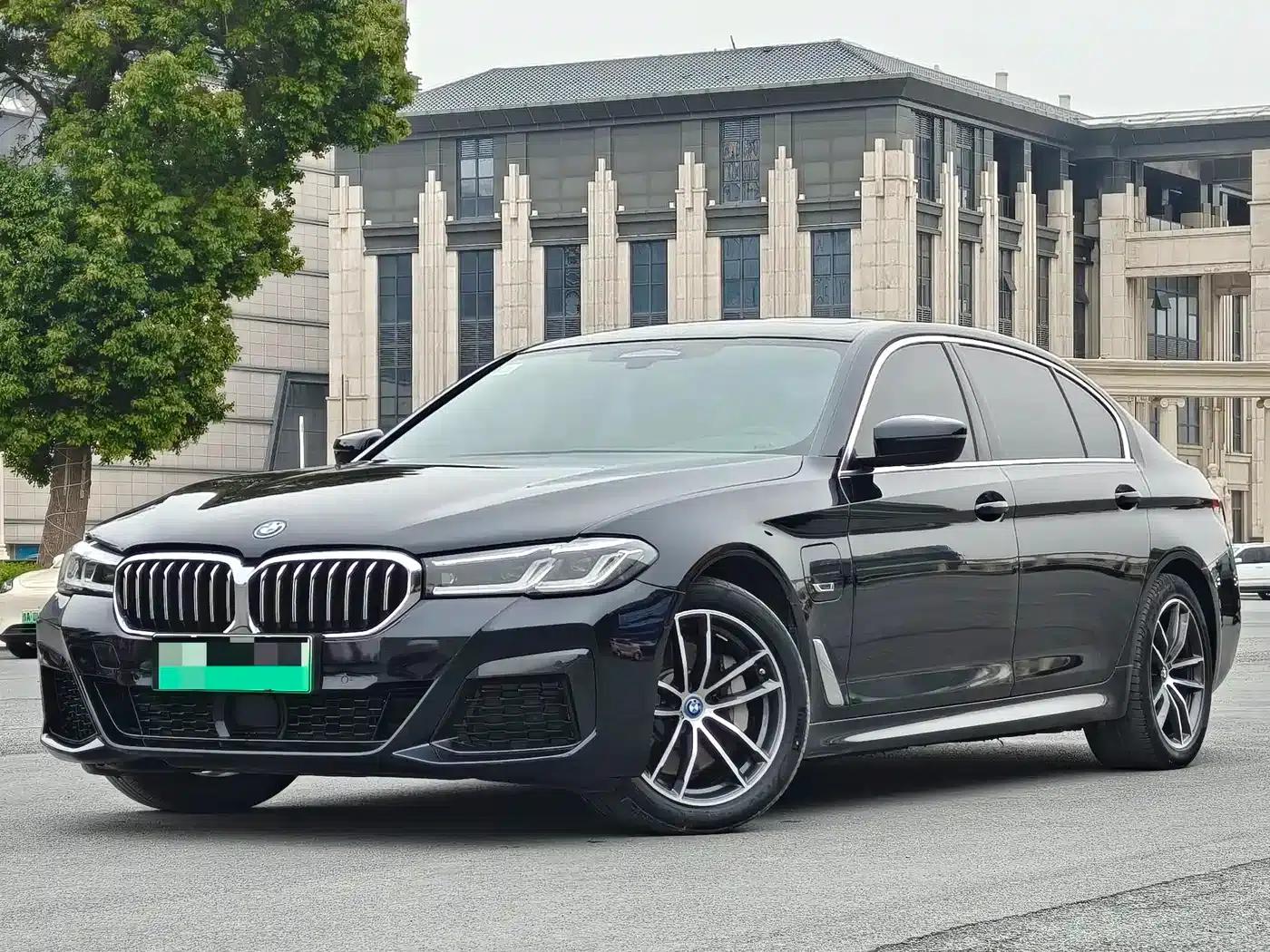BMW 5 Series PHEV 2022 535Le Pioneer Edition M Sport Package — миниатюра 1
