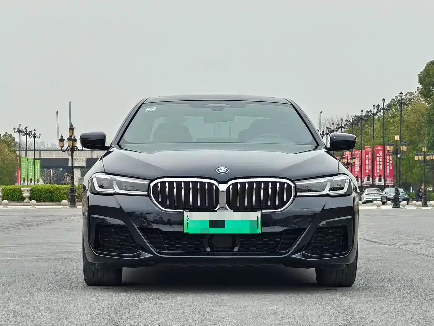 BMW 5 Series PHEV 2022 535Le Pioneer Edition M Sport Package — миниатюра 2