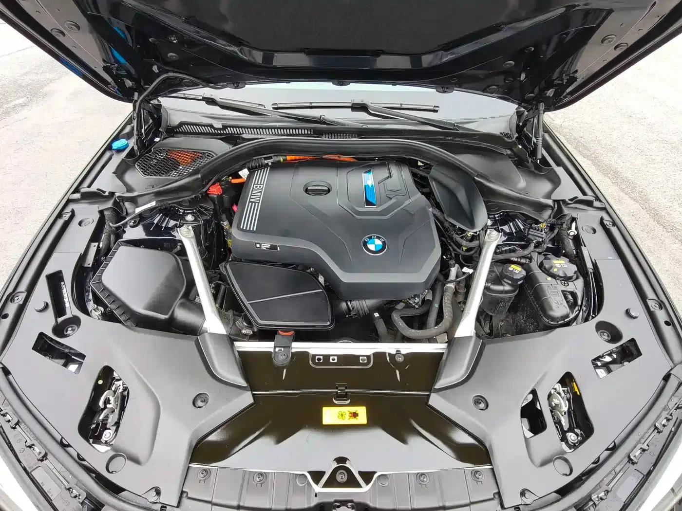 BMW 5 Series PHEV 2022 535Le Pioneer Edition M Sport Package — миниатюра 17