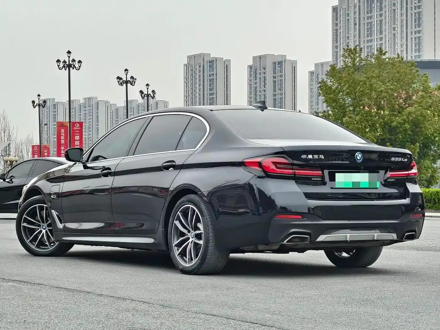 BMW 5 Series PHEV 2022 535Le Pioneer Edition M Sport Package — миниатюра 5