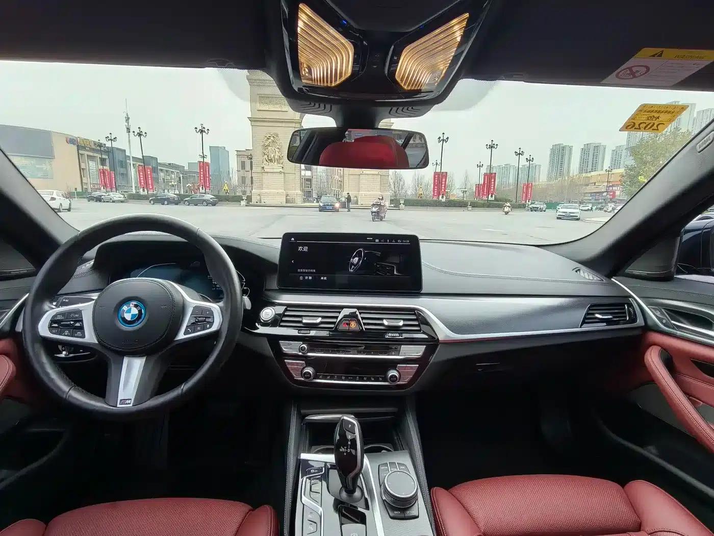 BMW 5 Series PHEV 2022 535Le Pioneer Edition M Sport Package — миниатюра 6