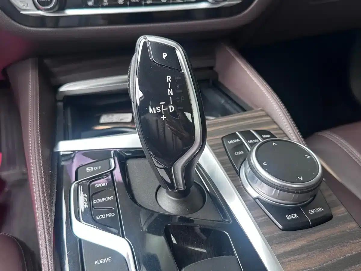 BMW 5 Series PHEV 2019 Facelift 530Le Luxury Package — миниатюра 19