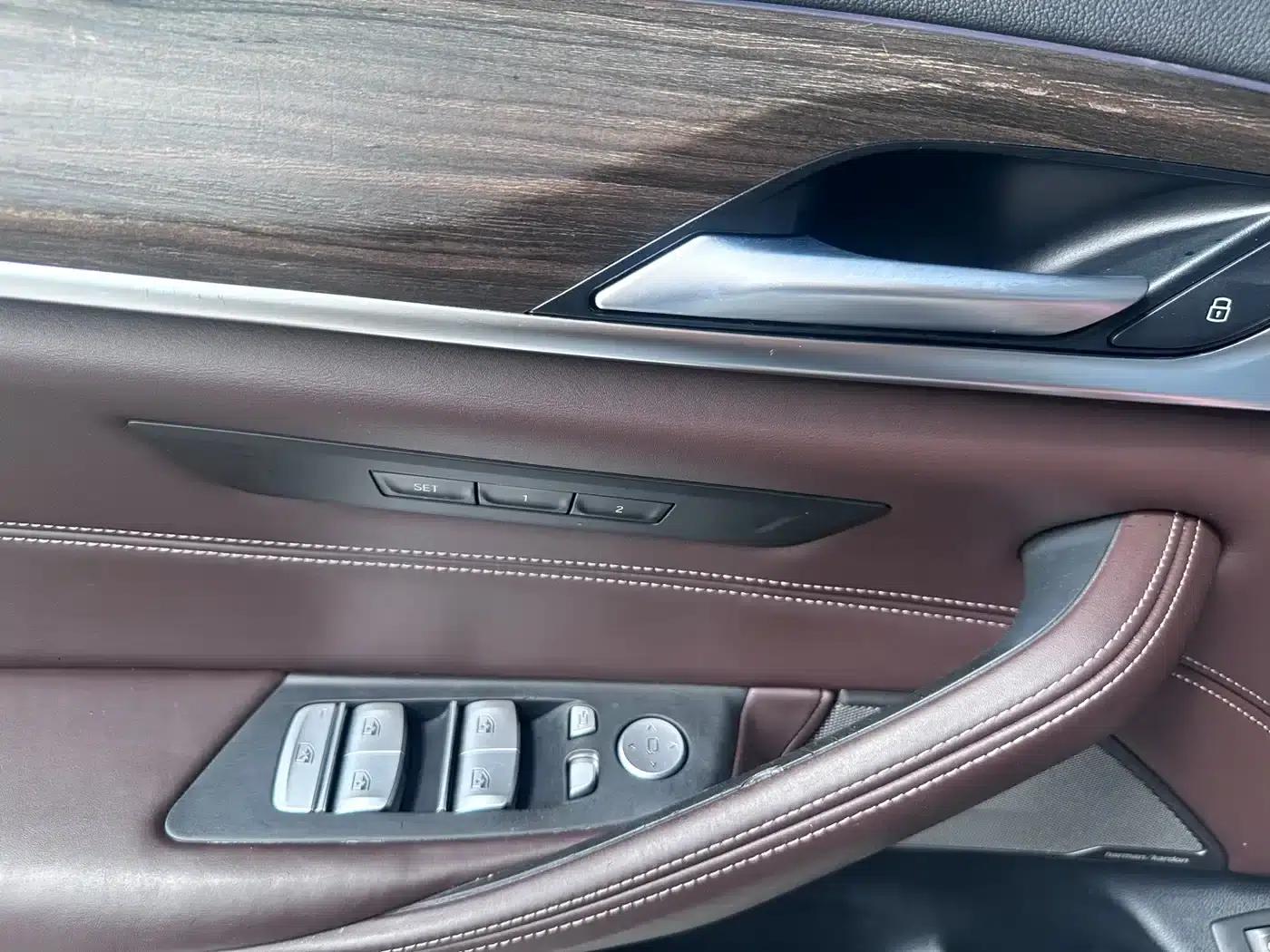 BMW 5 Series PHEV 2019 Facelift 530Le Luxury Package — миниатюра 25