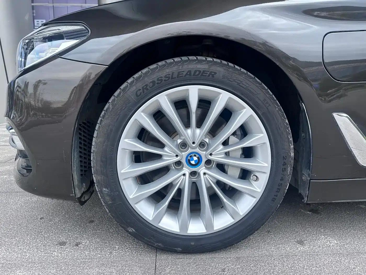 BMW 5 Series PHEV 2019 Facelift 530Le Luxury Package — миниатюра 8