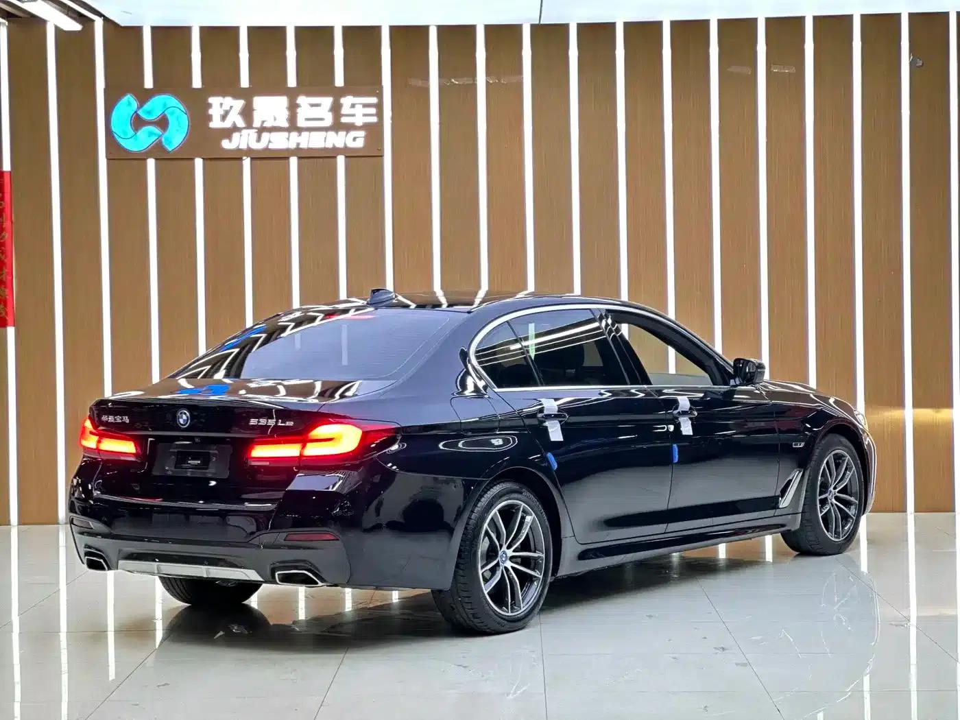 BMW 5 Series PHEV 2021 535Le M Sport Package — миниатюра 2