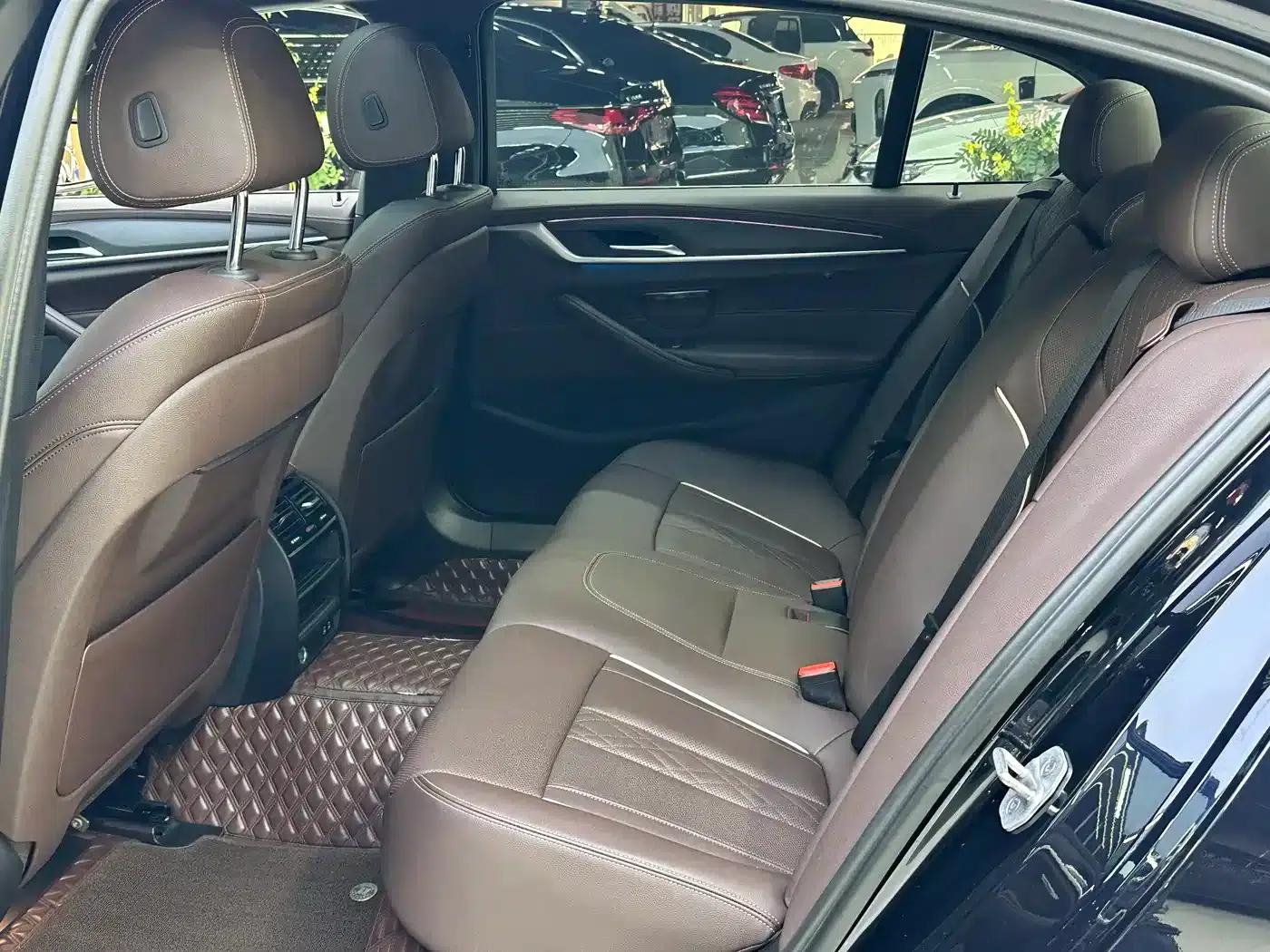 BMW 5 Series PHEV 2021 535Le M Sport Package — миниатюра 9