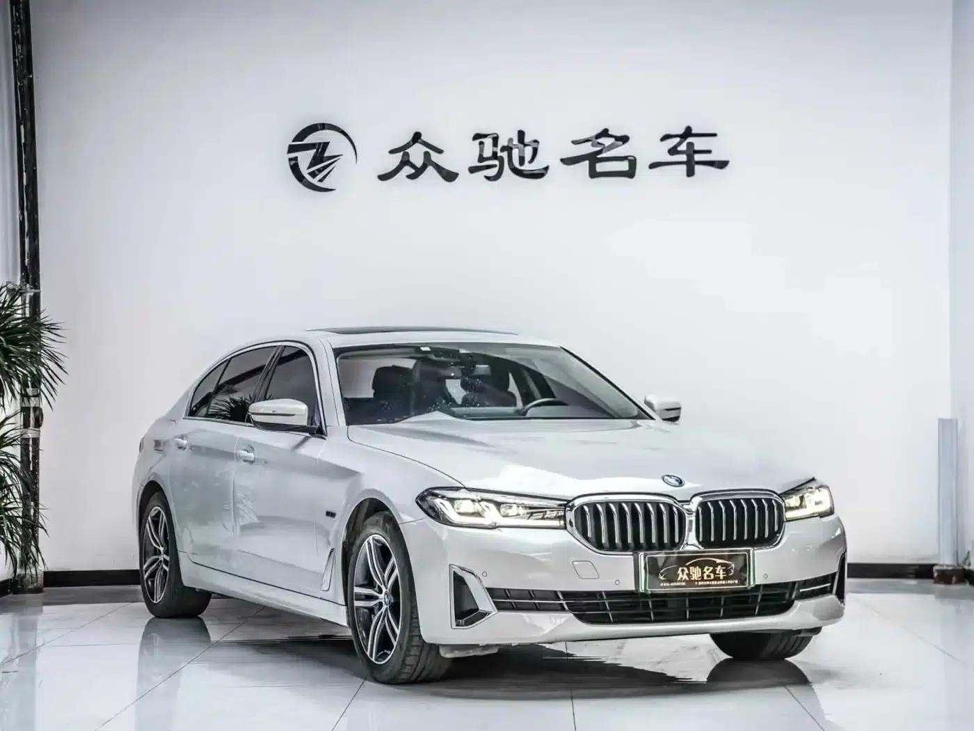 BMW 5 Series PHEV 2022 Facelift 535Le Luxury Package — миниатюра 2