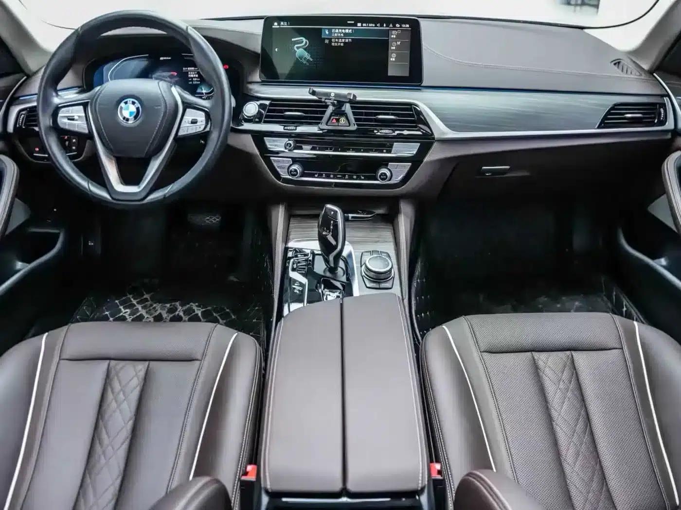BMW 5 Series PHEV 2022 Facelift 535Le Luxury Package — миниатюра 5