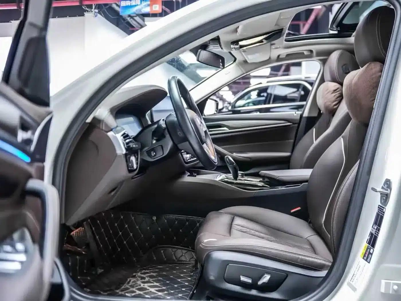 BMW 5 Series PHEV 2022 Facelift 535Le Luxury Package — миниатюра 7