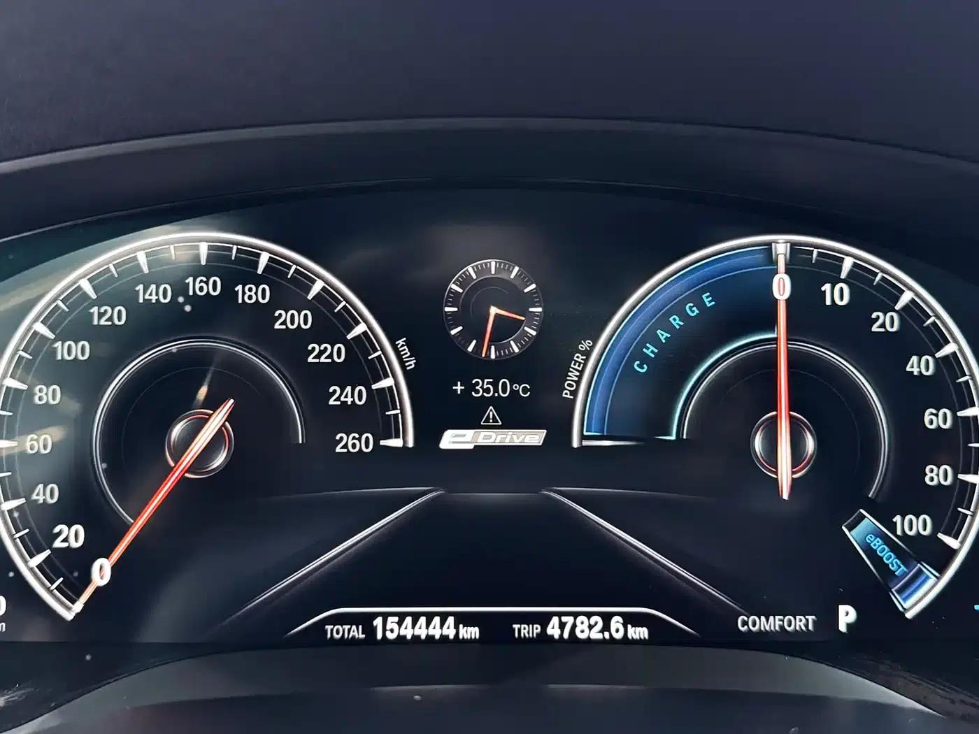 BMW 5 Series PHEV 2019 530Le Luxury Package — миниатюра 7