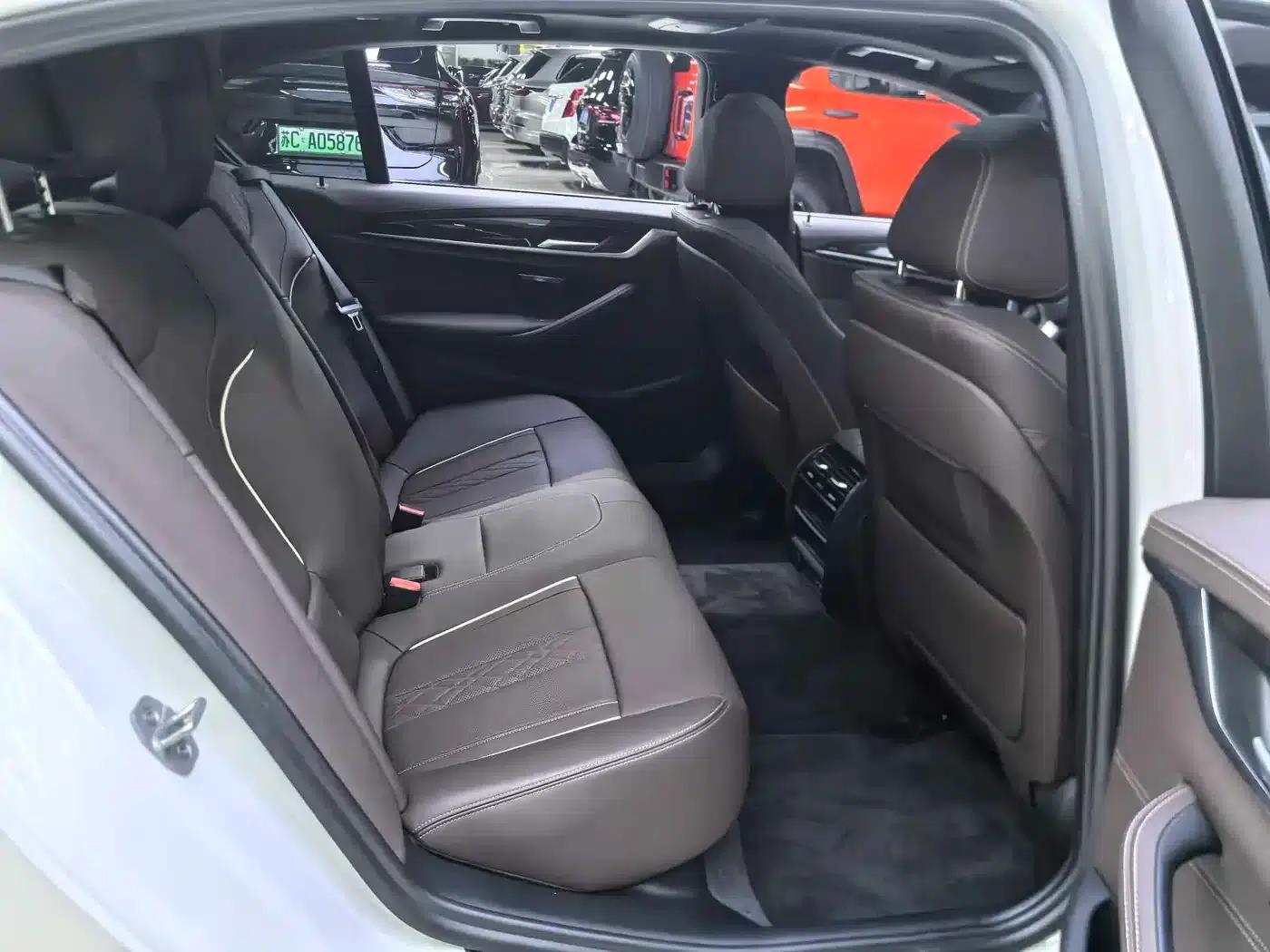 BMW 5 Series PHEV 2021 Facelift 535Le M Sport Package — миниатюра 13