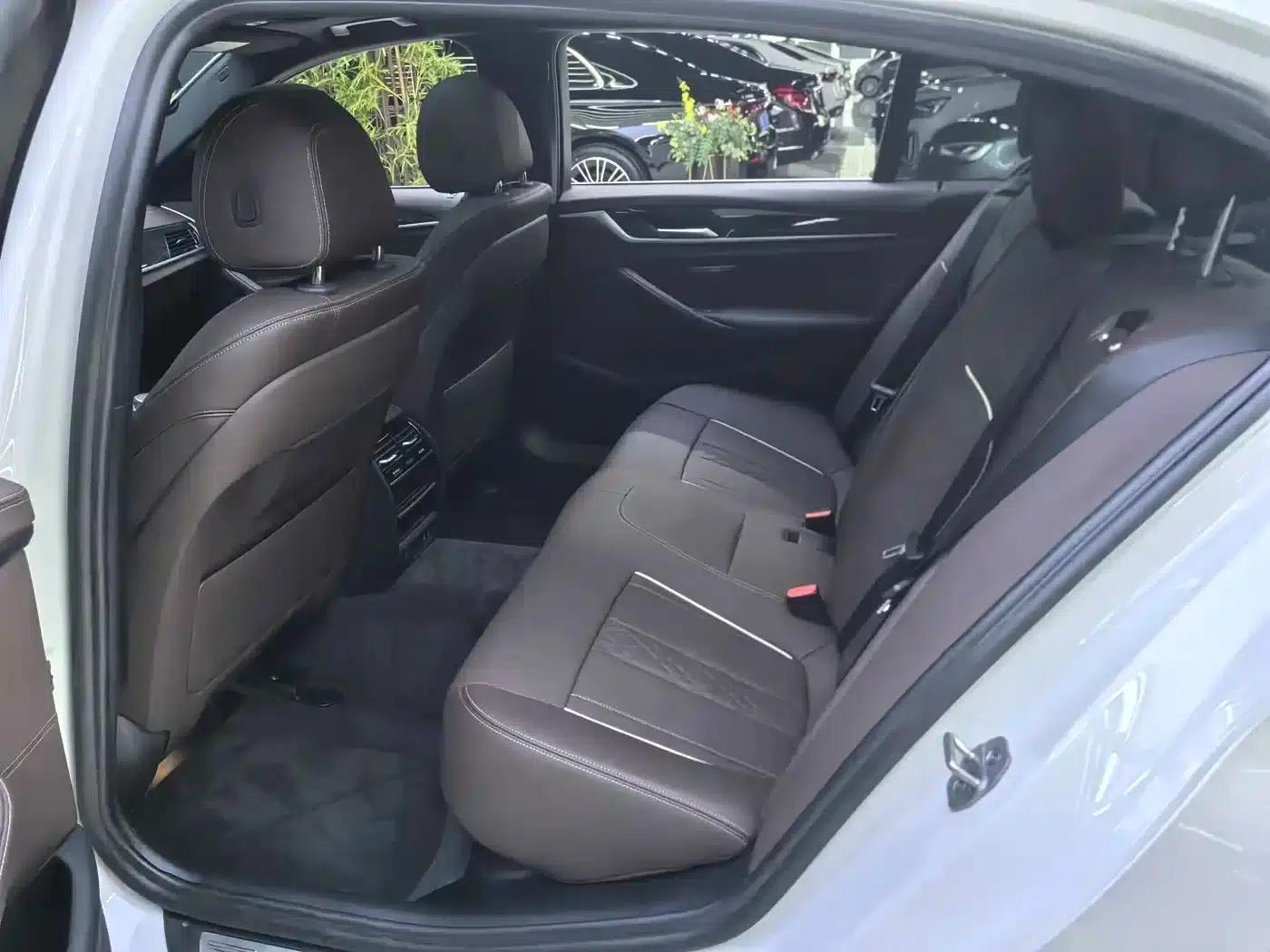 BMW 5 Series PHEV 2021 Facelift 535Le M Sport Package — миниатюра 17
