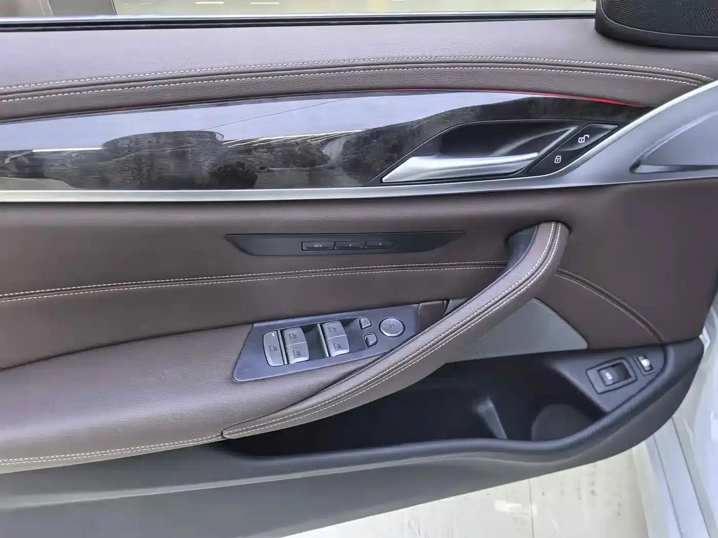BMW 5 Series PHEV 2021 Facelift 535Le M Sport Package — миниатюра 19