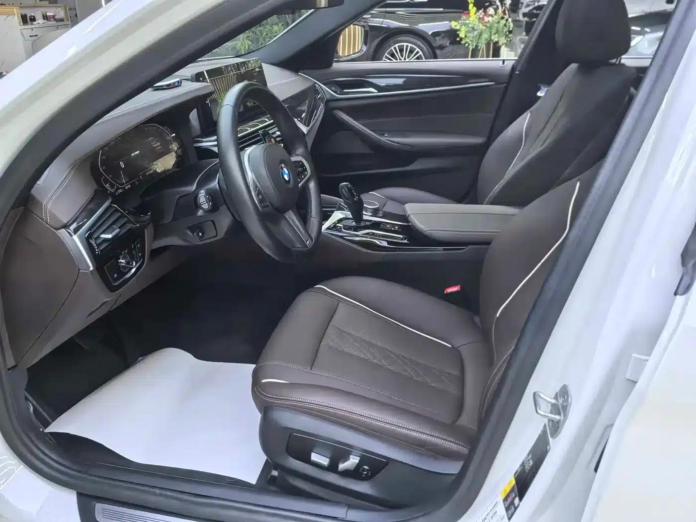 BMW 5 Series PHEV 2021 Facelift 535Le M Sport Package — миниатюра 20