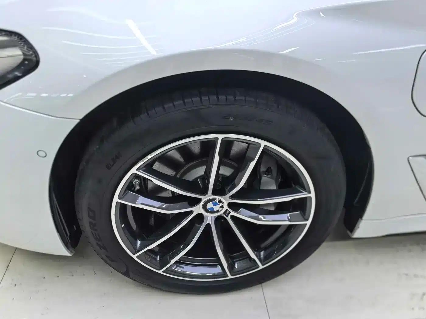 BMW 5 Series PHEV 2021 Facelift 535Le M Sport Package — миниатюра 22