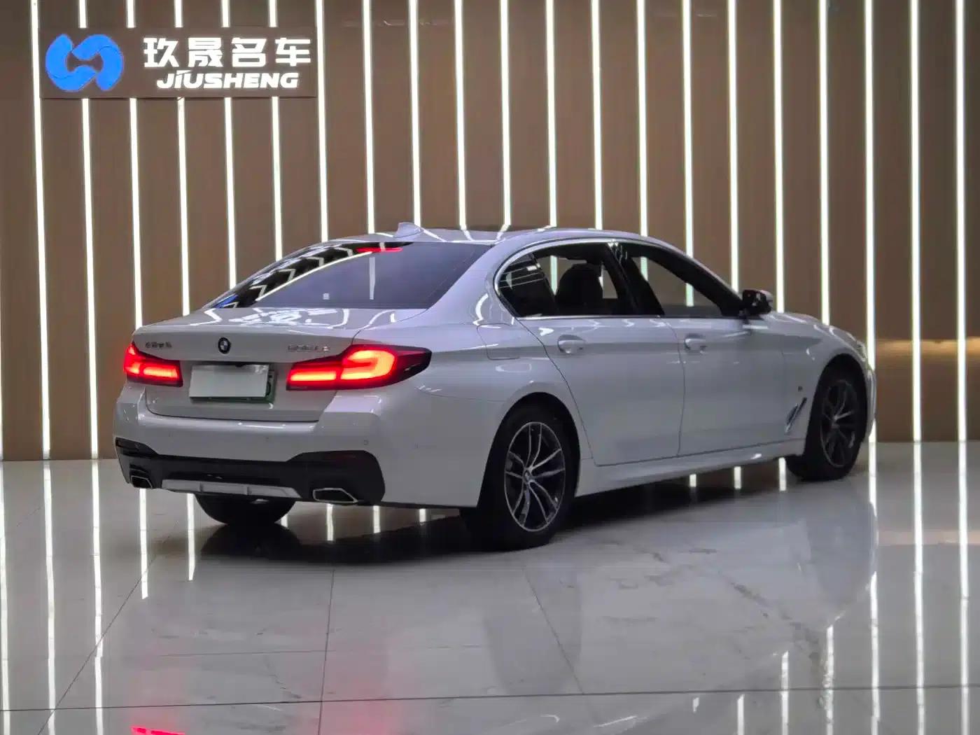 BMW 5 Series PHEV 2021 Facelift 535Le M Sport Package — миниатюра 6