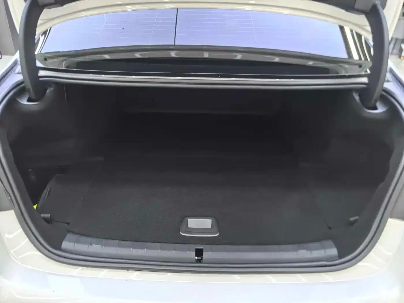 BMW 5 Series PHEV 2021 Facelift 535Le M Sport Package — миниатюра 10