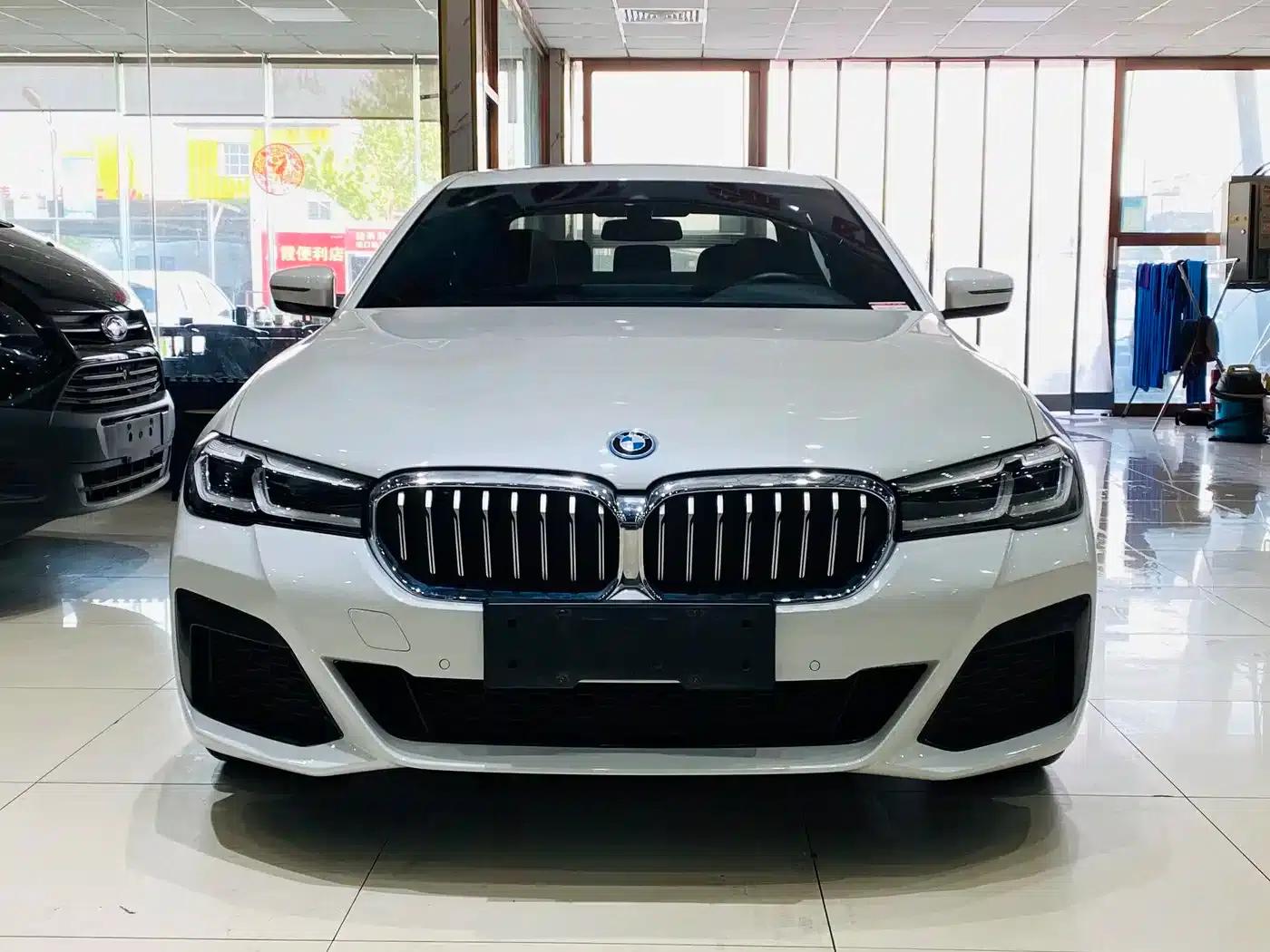 BMW 5 Series PHEV 2021 535Le M Sport Package — миниатюра 2