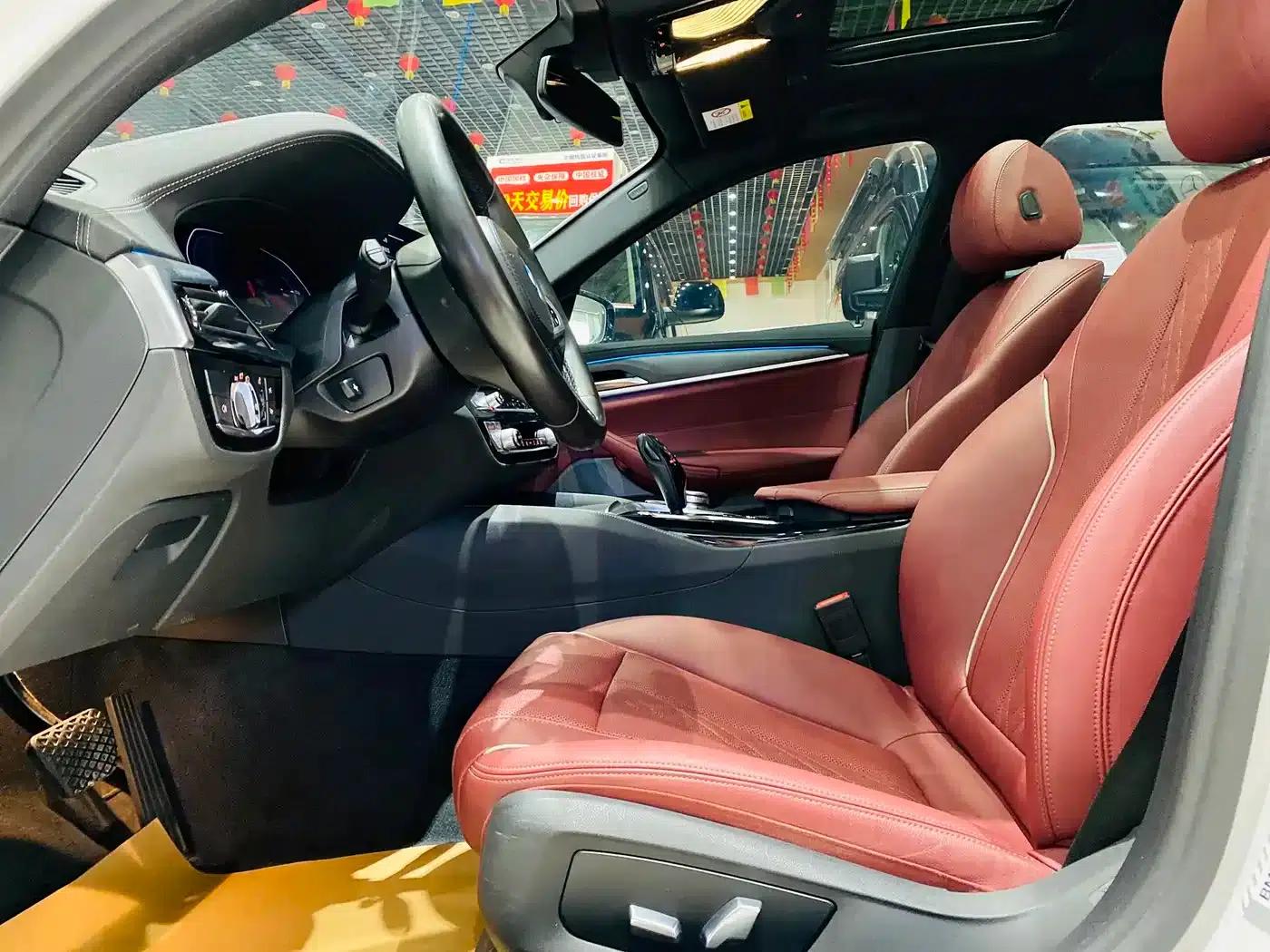BMW 5 Series PHEV 2021 535Le M Sport Package — миниатюра 11