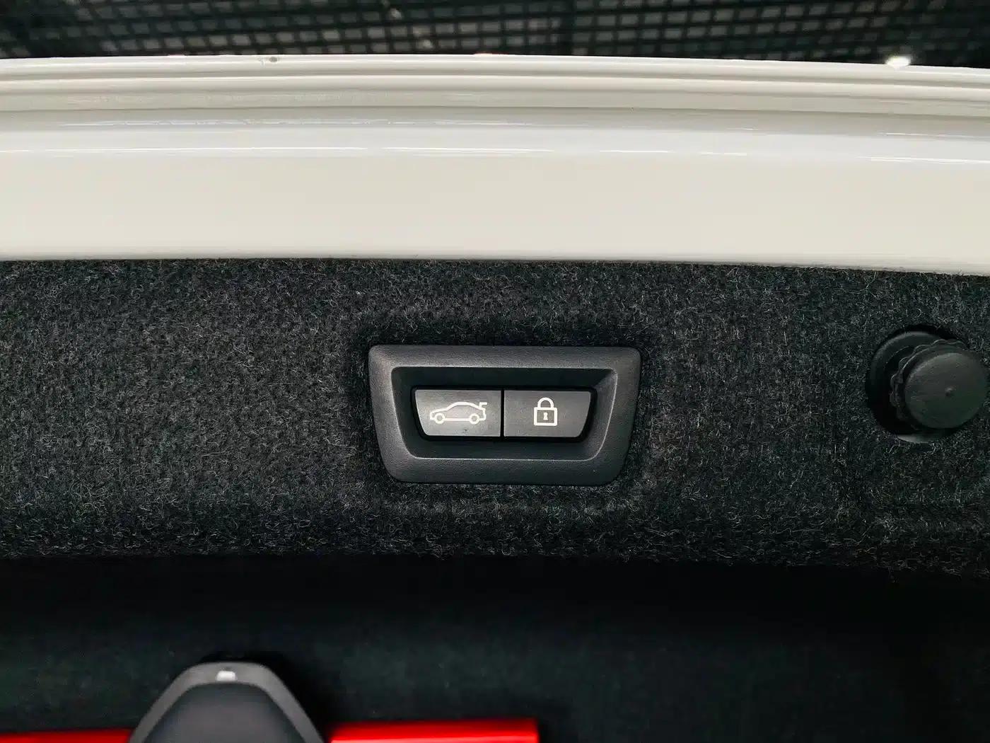 BMW 5 Series PHEV 2021 535Le M Sport Package — миниатюра 13