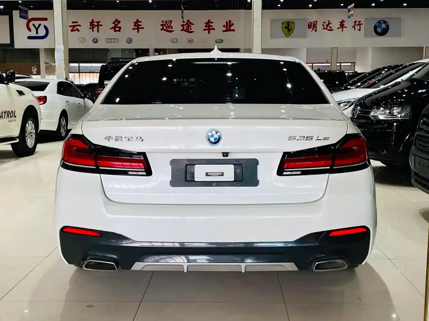 BMW 5 Series PHEV 2021 535Le M Sport Package — миниатюра 15