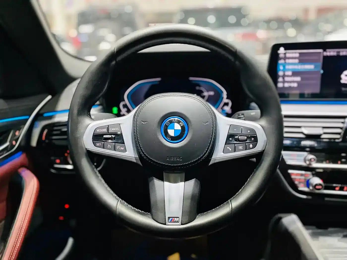BMW 5 Series PHEV 2021 535Le M Sport Package — миниатюра 3